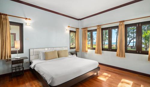 Villa with Sea View