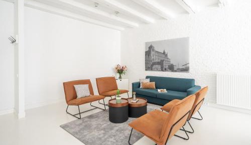 Large 2 Bedroom Apartment with Sofa Bed, Canal view - Duplex