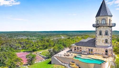 Three-Bedroom Vacation Home 