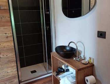 Queen Room with Spa Bath