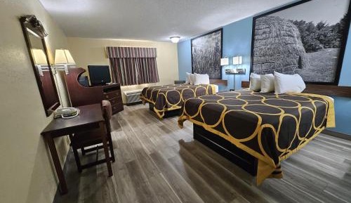 Queen Room with Two Queen Beds - Non-Smoking