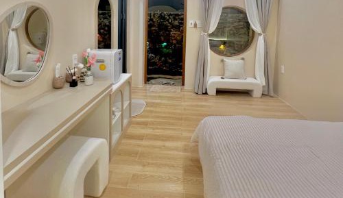 King Room with Lake View