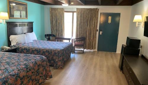 Queen Room with Two Queen Beds - Non-Smoking