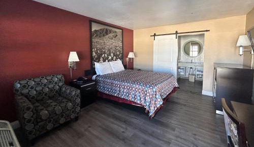 King Room - Non-Smoking