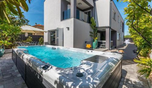 Three-Bedroom Vacation Home 