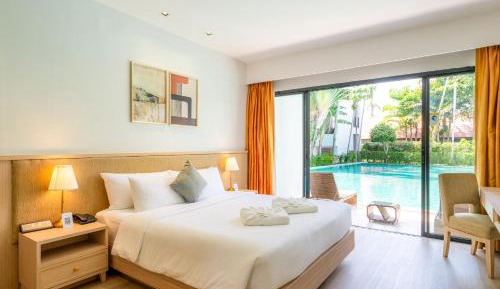 Deluxe Pool Access (Double or Twin) 