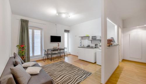 Superior One-Bedroom Apartment