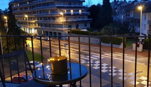 Three-Bedroom Apartment with Balcony