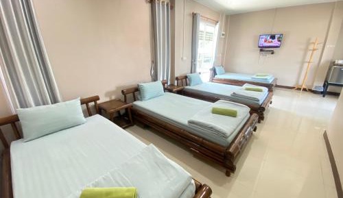 Family Room with Mountain View