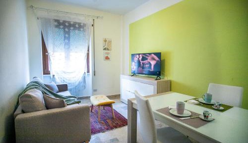 Two-Bedroom Apartment with Mountain View