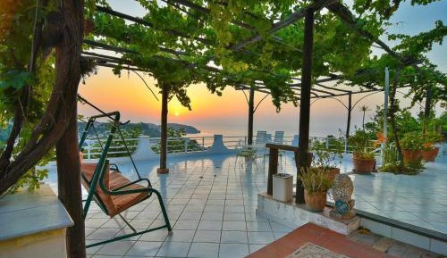 Deluxe Triple Room with Sea View