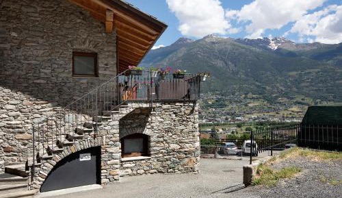 Superior One-Bedroom Apartment with Balcony