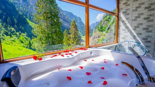 King Suite with Spa Bath