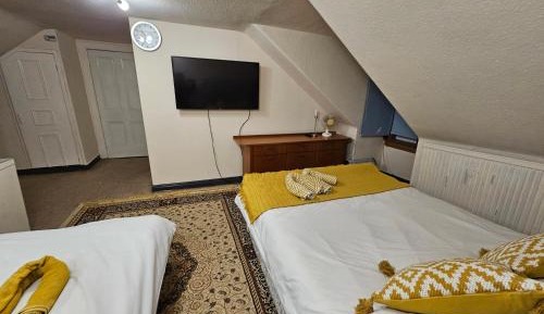Economy Triple Room with Shared Bathroom