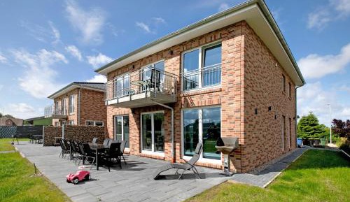 Seven-Bedroom House