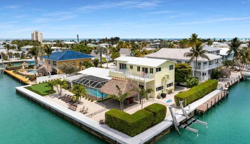 Five-Bedroom Holiday Home