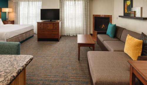 King Studio with Sofa Bed