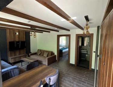 Deluxe Family Suite