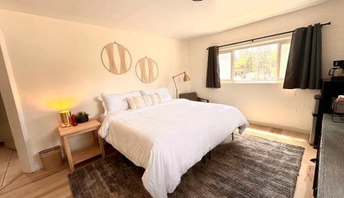 Deluxe King Suite