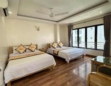 Double or Twin Room with Mountain View