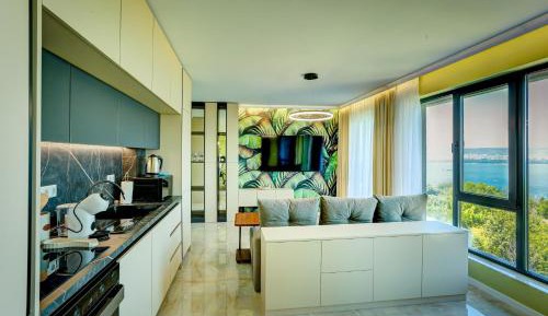 Two-Bedroom Apartment with Terrace and Sea View