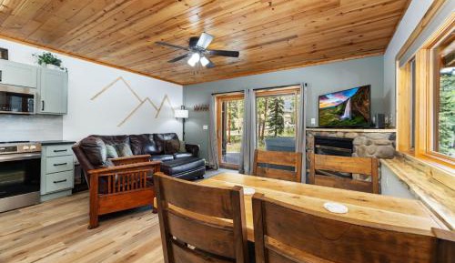 Classic One-Bedroom Apartment with King Bed