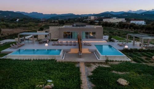 Six-Bedroom Beach Front Villa (Votsalo)
