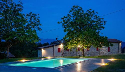 Three-Bedroom Deluxe Apartment