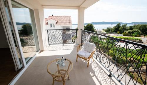 One-Bedroom Apartment - Sea Side