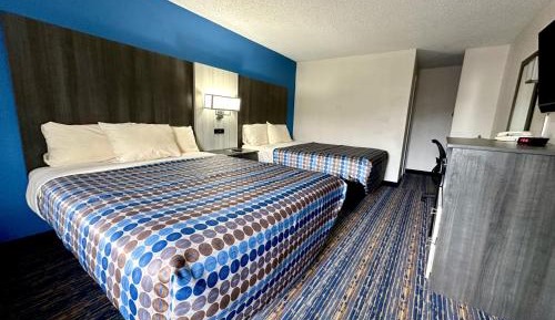 Queen Room with Two Queen Beds - Non-Smoking