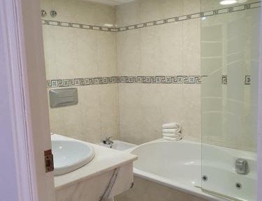 Deluxe Double Room with Spa Bath 