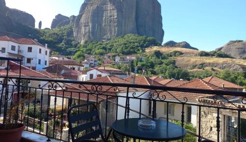 Triple Room with Meteora View