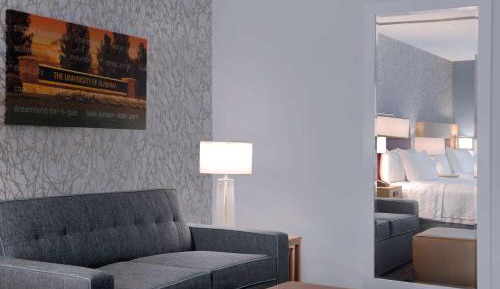 Queen Studio Suite with Two Queen Beds - Non-Smoking