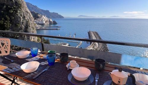 Two-Bedroom Apartment with Terrace and Sea View