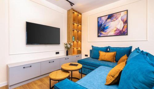 Two-Bedroom Deluxe Apartment with Garden View