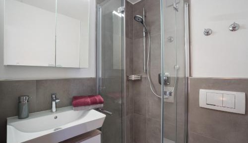 One-Bedroom Apartment with Garden