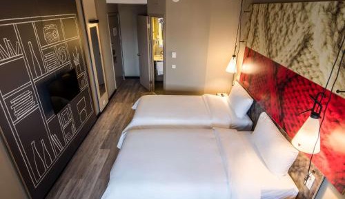 Standard Room With 2 Single Beds