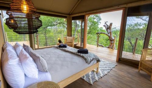 Dragon Rock Luxury Tent