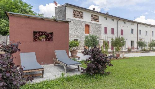 Superior One-Bedroom Apartment