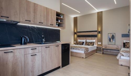 Deluxe One-Bedroom Apartment with Ocean View