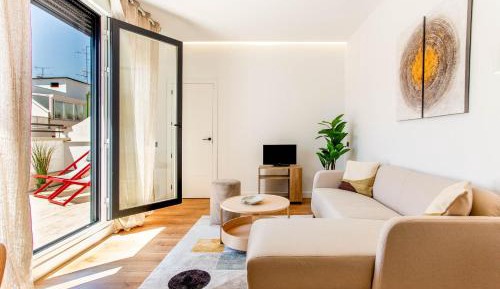Three-Bedroom Apartment with Balcony