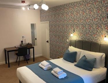 Deluxe Double Room with Shower