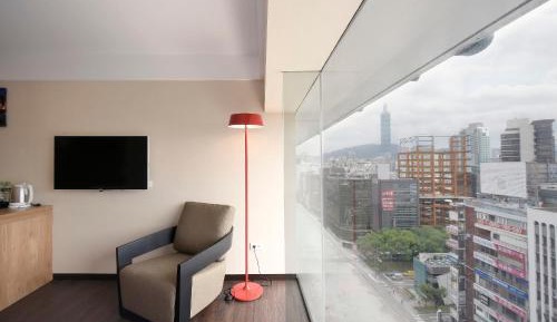 Deluxe Double Room with Taipei 101 View