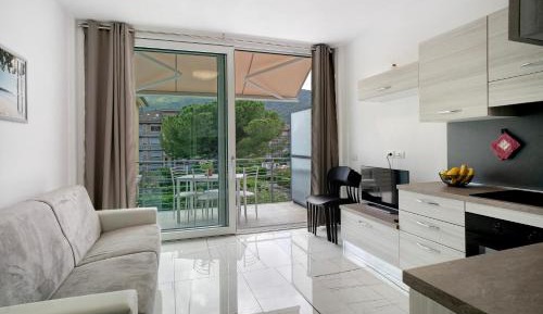 Superior One-Bedroom Apartment with Balcony