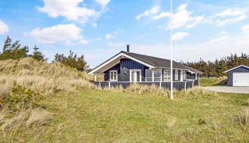 Three-Bedroom Holiday Home 