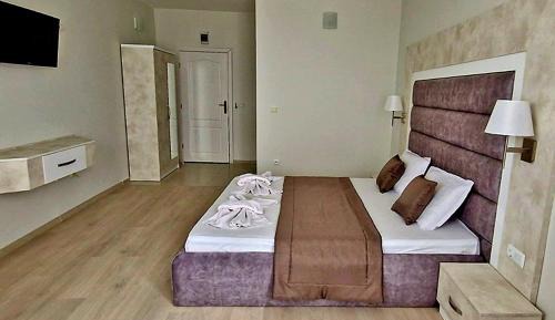 Deluxe Double Room with Balcony and Sea View
