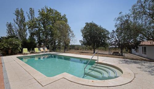 Villa with Garden View