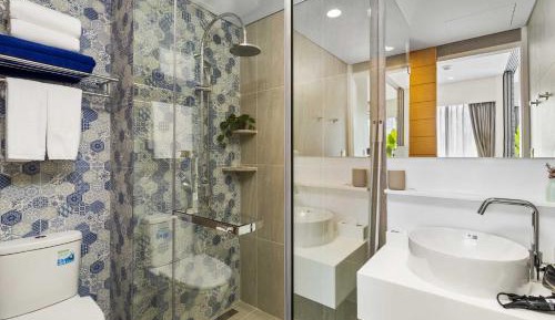 One-Bedroom Apartment with Balcony