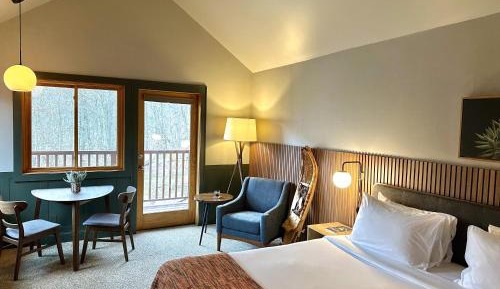 Double Room with Cliff View and Balcony