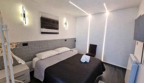 Deluxe Double Room with Bath